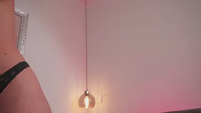 littlee_Sophi_'s Webcam Show