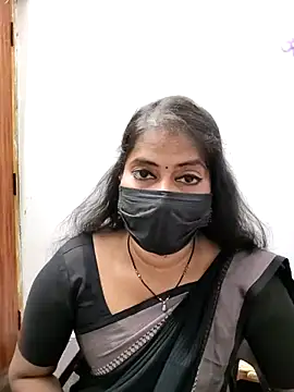 XXX chat uživo modela tamil_Sigappu_Roja