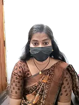 Chat XXX en directo de tamil_Sigappu_Roja