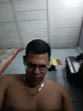 Show modela Bigtiti01 na web-kameri