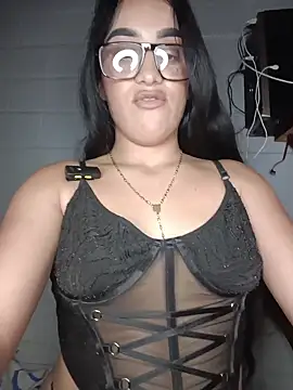 Show de Bigtiti01 na webcam