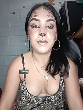 Show modela Bigtiti01 na web-kameri