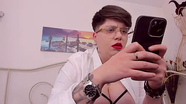 EllenDg's Webcam Show