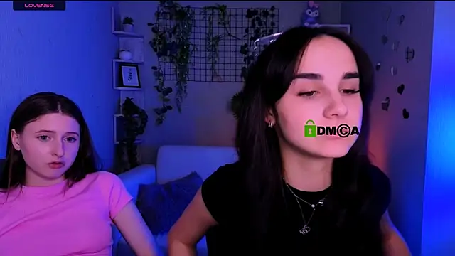 Show modela nekky_mouse na web-kameri