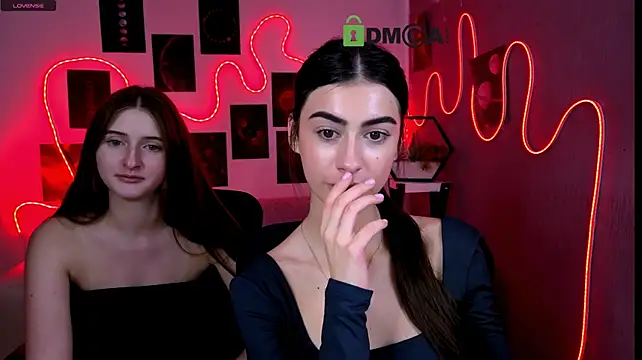 nekky_mouse's Webcam Show