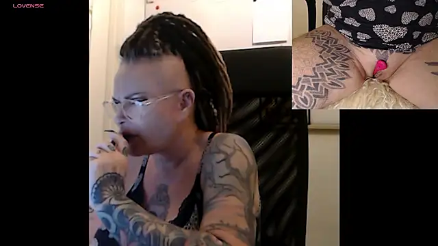 DarkDomina's Webcam Show