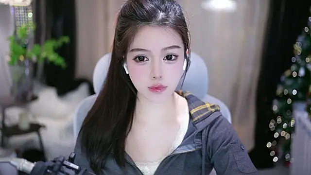 Cecily: διαδικτυακό σόου στην κάμερα