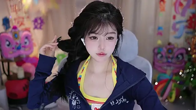 Pokazy przed kamerką – Cecily