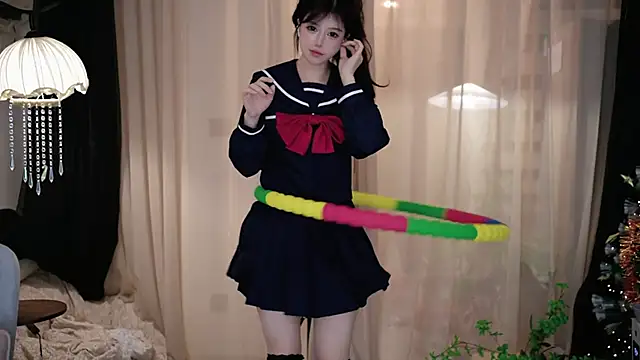 Cecily: διαδικτυακό σόου στην κάμερα