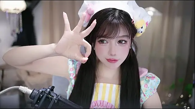 Show modela Cecily na web-kameri