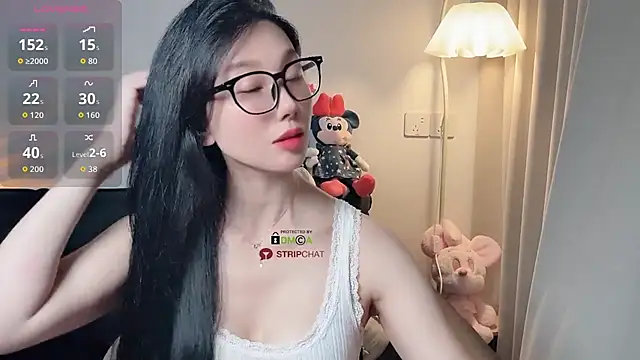 Xiatian520_ Adlı Modelin Canlı XXX Sohbeti