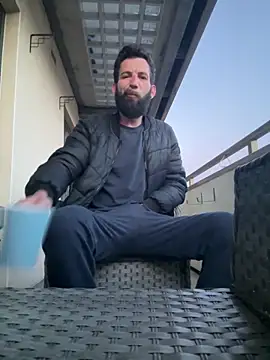 Michel_huge Show in webcam