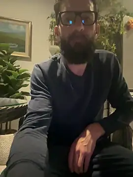 Michel_huge: διαδικτυακό σόου στην κάμερα