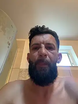 Pokazy przed kamerką – Michel_huge