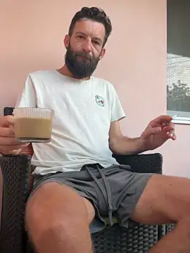 הופעת וובקאם של Michel_huge