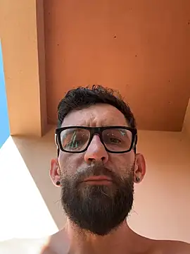 Michel_huge's Webcam Show