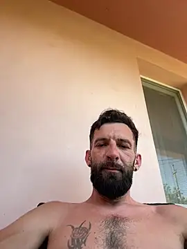 Michel_huge Show in webcam