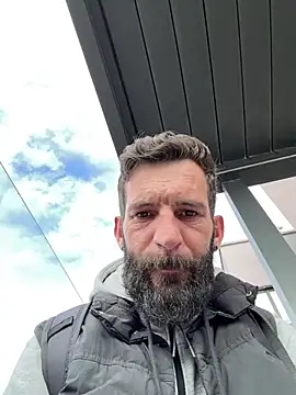 Pokazy przed kamerką – Michel_huge