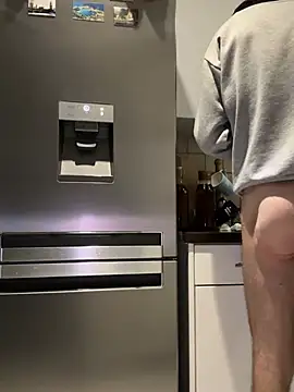 Michel_huge Pertunjukan Webcam