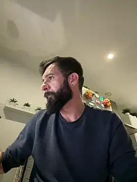 Michel_huge Pertunjukan Webcam