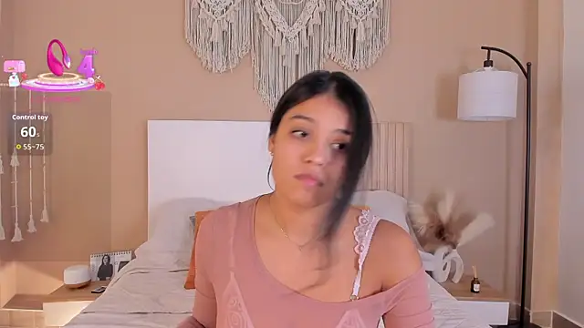 Camila_Bustamante: διαδικτυακό σόου στην κάμερα