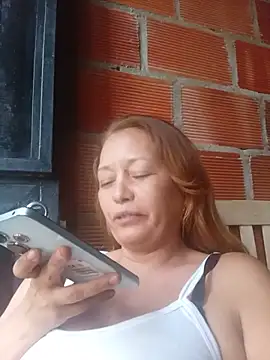 צ'אט XXX בשידור חי של marinita13