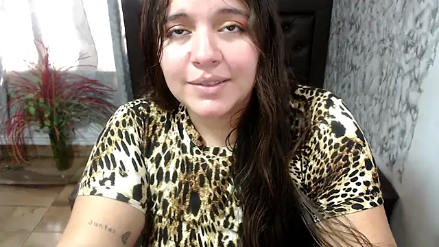Chat +18 de sarah_aguilar ao vivo