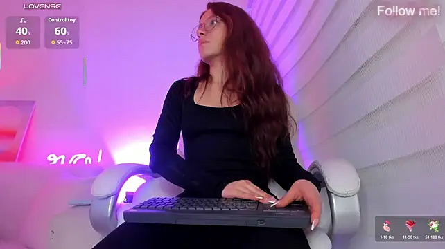 Ellie_lowell Show in webcam