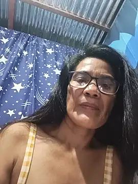 ImYourWoman_55 Show Webcam