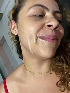 Chloe_Leaozinho Adlı Modelin Canlı XXX Sohbeti