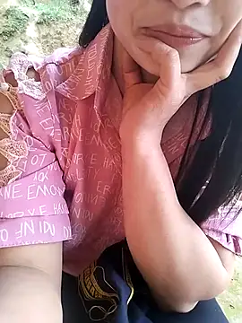 Pokazy przed kamerką – Tiyir597