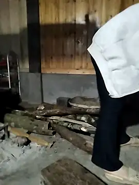 Tiyir597: διαδικτυακό σόου σ την κάμερα