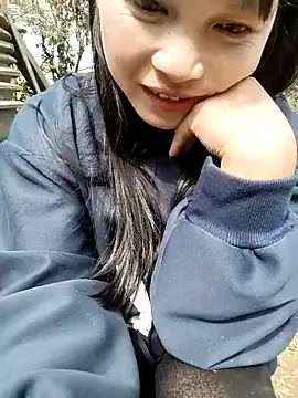 Tiyir597 Show in webcam