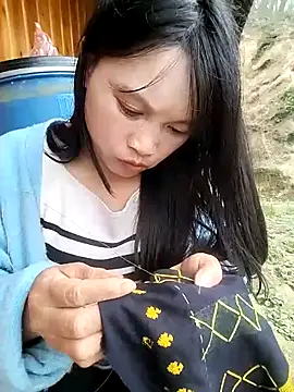 Tiyir597 Show in webcam