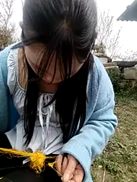 Pertunjukan Kamera Web Tiyir597