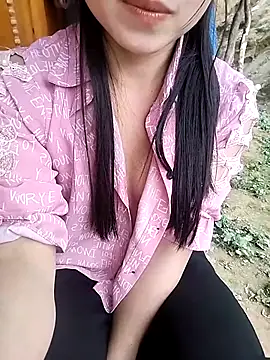 Pertunjukan Kamera Web Tiyir597