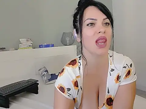 AlineFrancaise Adlı Modelin Canlı XXX Sohbeti