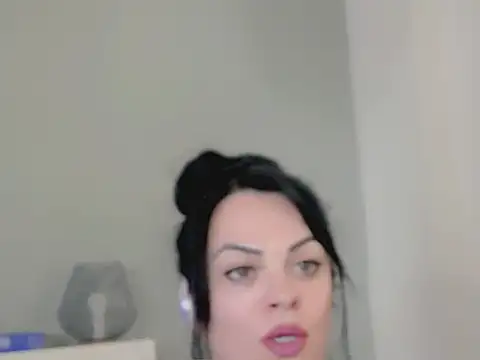 Chatroom XXX en direct de AlineFrancaise