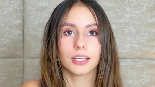 Chatroom XXX en direct de Sarah-Grace