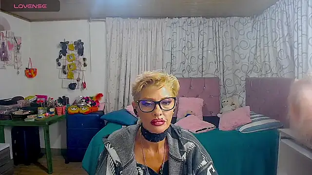 isabella-lips007's Live XXX Chat