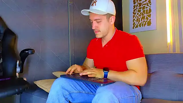 ALANNFERRER Show in webcam