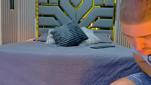 ALANNFERRER Pertunjukan Webcam