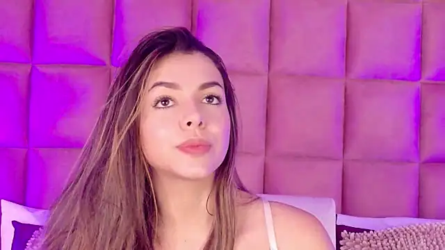 NathyMiller XXX чат на живо