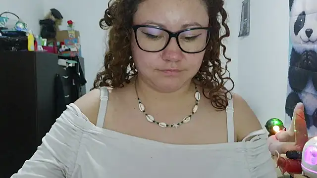 Chatroom XXX en direct de curly_greeneyed
