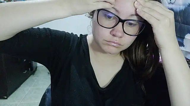 Chat XXX en directo de curly_greeneyed