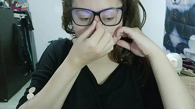 curly_greeneyed Adlı Modelin Canlı XXX Sohbeti