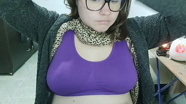 curly_greeneyed – Live XXX-chat