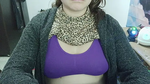 curly_greeneyed's Webcam Show