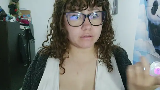 Živý XXX chat curly_greeneyed