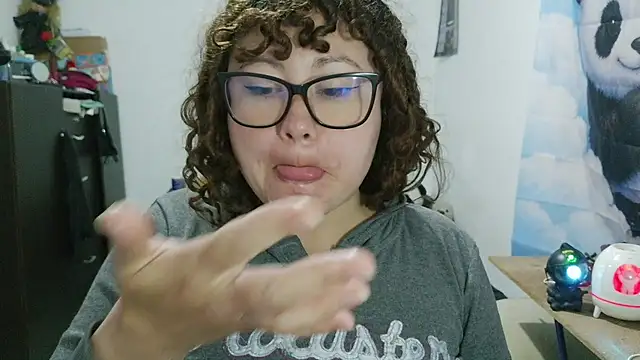 Czat XXX na żywo – curly_greeneyed